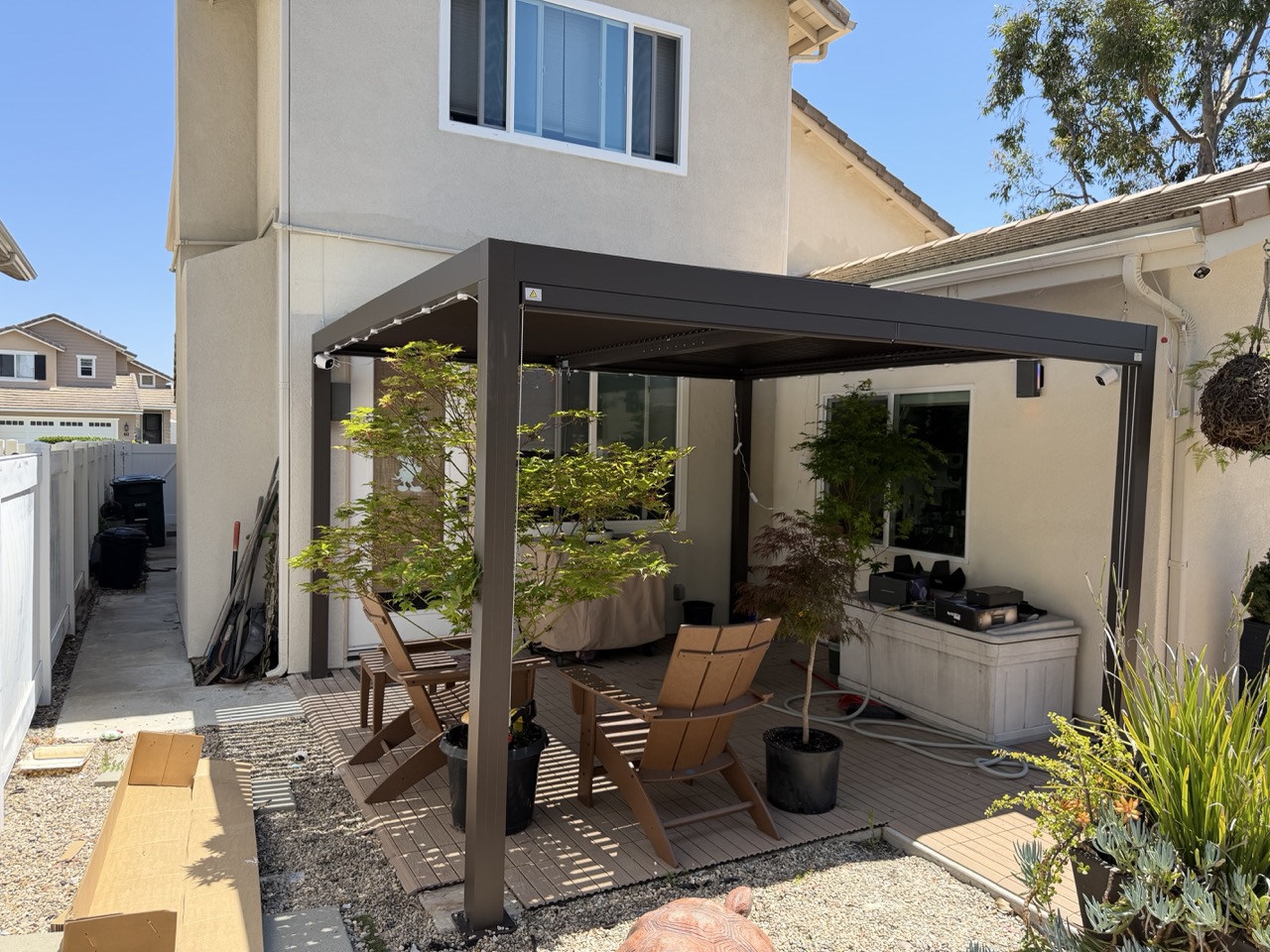 The new aluminum pergola